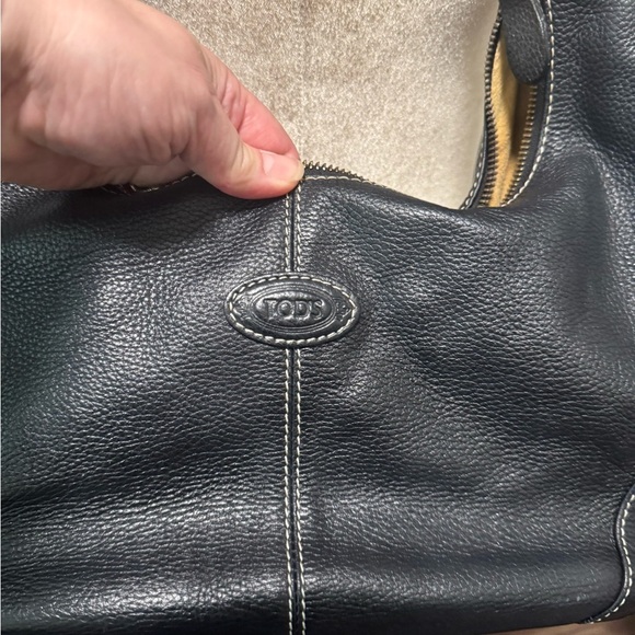 Tods Black Leather Hobo Shoulder Bag - Picture 2 of 10